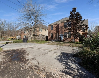 2306 Blodgett Street - Photo Thumbnail 10