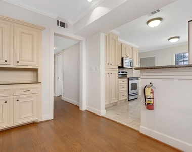 2306 Blodgett Street - Photo Thumbnail 3