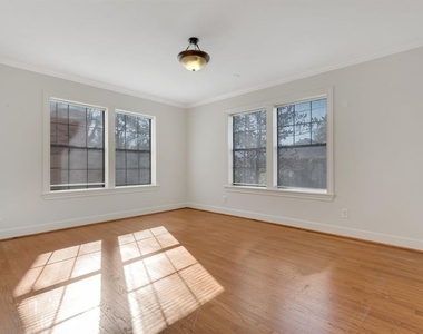2306 Blodgett Street - Photo Thumbnail 8