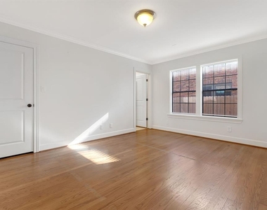 2306 Blodgett Street - Photo Thumbnail 7
