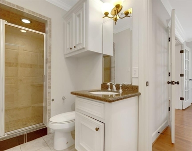 2306 Blodgett Street - Photo Thumbnail 6