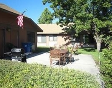 661 S Curtis Rd - Photo Thumbnail 4