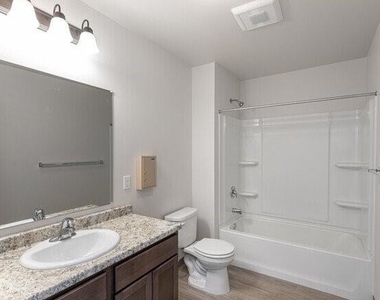 413 E Aspen Ave - Photo Thumbnail 4