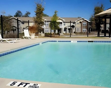 2321 Olive St - Photo Thumbnail 2