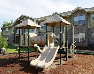 2321 Olive St - Photo Thumbnail 3