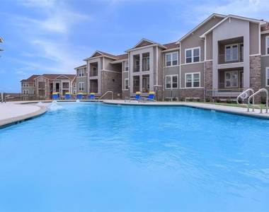 5712 Azle Avenue - Photo Thumbnail 6