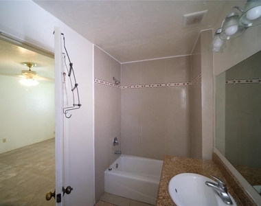 12526 Lima Drive - Photo Thumbnail 15