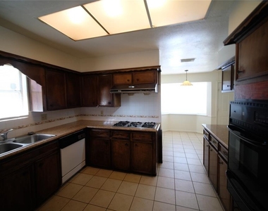12526 Lima Drive - Photo Thumbnail 6