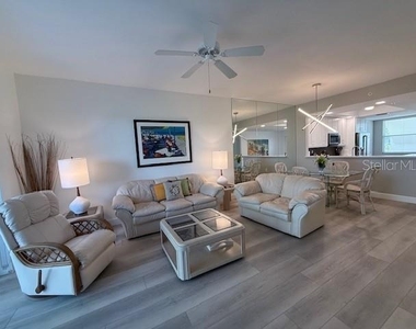 8755 Olde Hickory Avenue - Photo Thumbnail 10