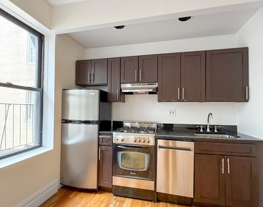 West 11th Street - Photo Thumbnail 1