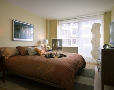 West 17th Street - Photo Thumbnail 0