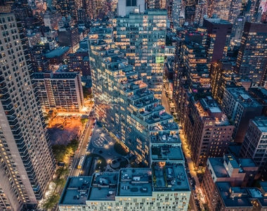 554 West 54th Street - Photo Thumbnail 13