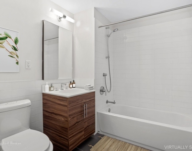 44-72 11th St - Photo Thumbnail 4