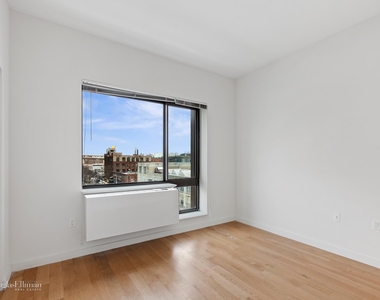 44-72 11th St - Photo Thumbnail 3