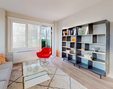 178-02 Hillside Avenue - Photo Thumbnail 3