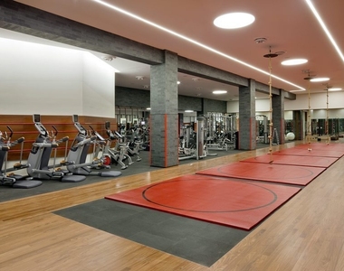50 Riverside Boulevard - Photo Thumbnail 13