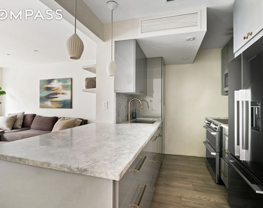 712 Washington Street - Photo Thumbnail 1