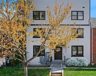1622 17th Street Se - Photo Thumbnail 9