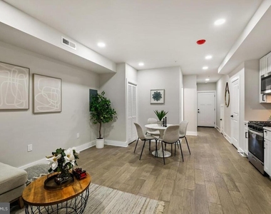 1622 17th Street Se - Photo Thumbnail 2
