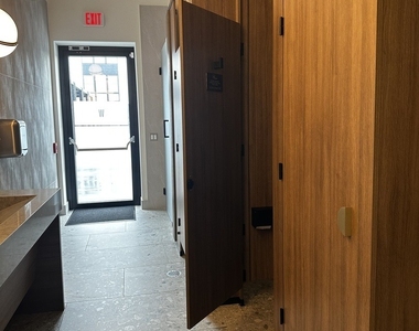 8029 W Belmont Avenue - Photo Thumbnail 18