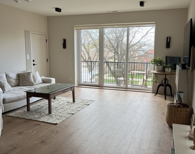 8029 W Belmont Avenue - Photo Thumbnail 3