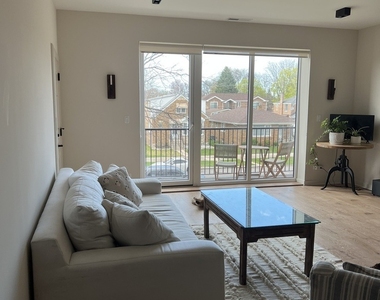 8029 W Belmont Avenue - Photo Thumbnail 5