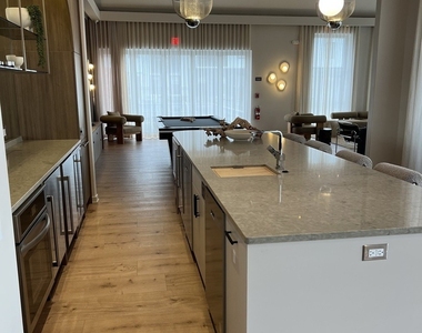 8029 W Belmont Avenue - Photo Thumbnail 14