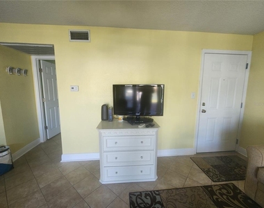 5215 Coquina Key Drive Se - Photo Thumbnail 5