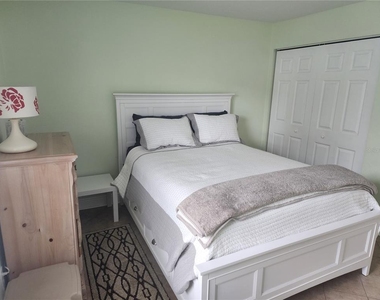 5215 Coquina Key Drive Se - Photo Thumbnail 12