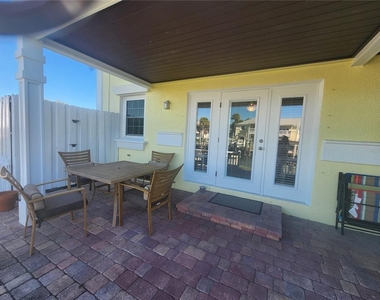 5215 Coquina Key Drive Se - Photo Thumbnail 18