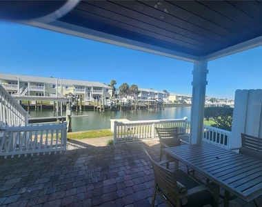 5215 Coquina Key Drive Se - Photo Thumbnail 20