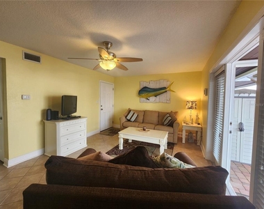5215 Coquina Key Drive Se - Photo Thumbnail 7