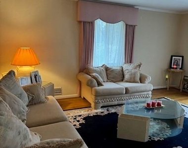 2183 Aldah Drive - Photo Thumbnail 4