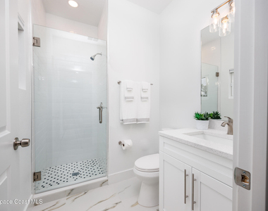 702 Shady Lane - Photo Thumbnail 9