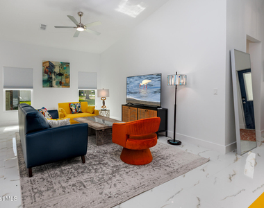 702 Shady Lane - Photo Thumbnail 4