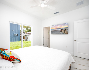 702 Shady Lane - Photo Thumbnail 8