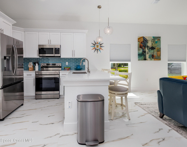 702 Shady Lane - Photo Thumbnail 6
