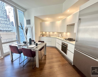 East 44th Street - Photo Thumbnail 1