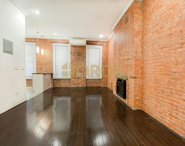46 Grand Street - Photo Thumbnail 1