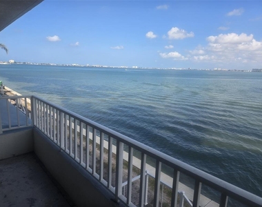 5153 Isla Key Boulevard S - Photo Thumbnail 1