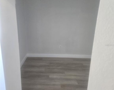 5153 Isla Key Boulevard S - Photo Thumbnail 4