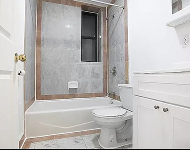 185 East Houston Street - Photo Thumbnail 5
