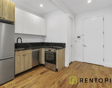 59 Montrose Avenue - Photo Thumbnail 3