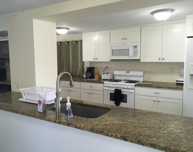 989 Fairfield Beach Road - Photo Thumbnail 4