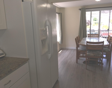 989 Fairfield Beach Road - Photo Thumbnail 9