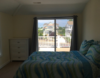 989 Fairfield Beach Road - Photo Thumbnail 15