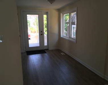 989 Fairfield Beach Road - Photo Thumbnail 2