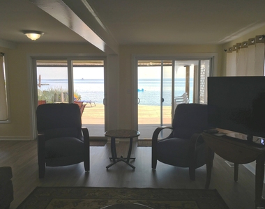 989 Fairfield Beach Road - Photo Thumbnail 11