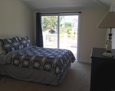 989 Fairfield Beach Road - Photo Thumbnail 17