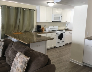 989 Fairfield Beach Road - Photo Thumbnail 5